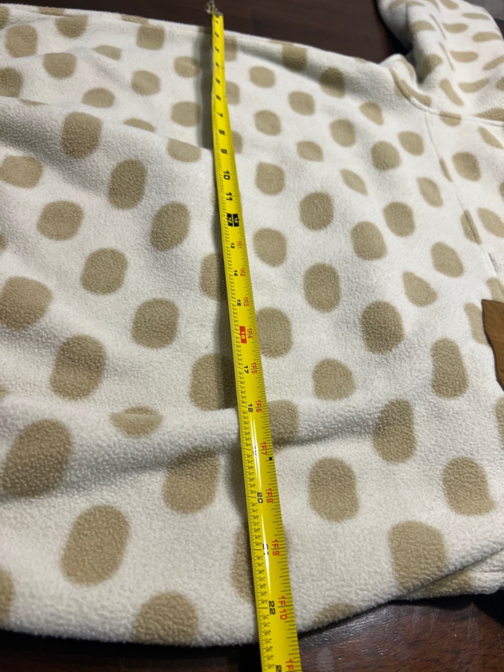 Patagonia Cream and Tan Polka Dot Fleece Synchilla Pullover - Picture 5 of 7